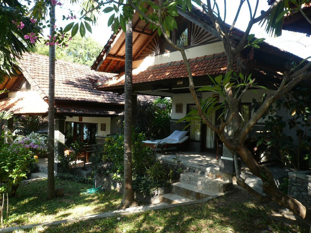 Wawa Wewe II Villas Amed Camera foto