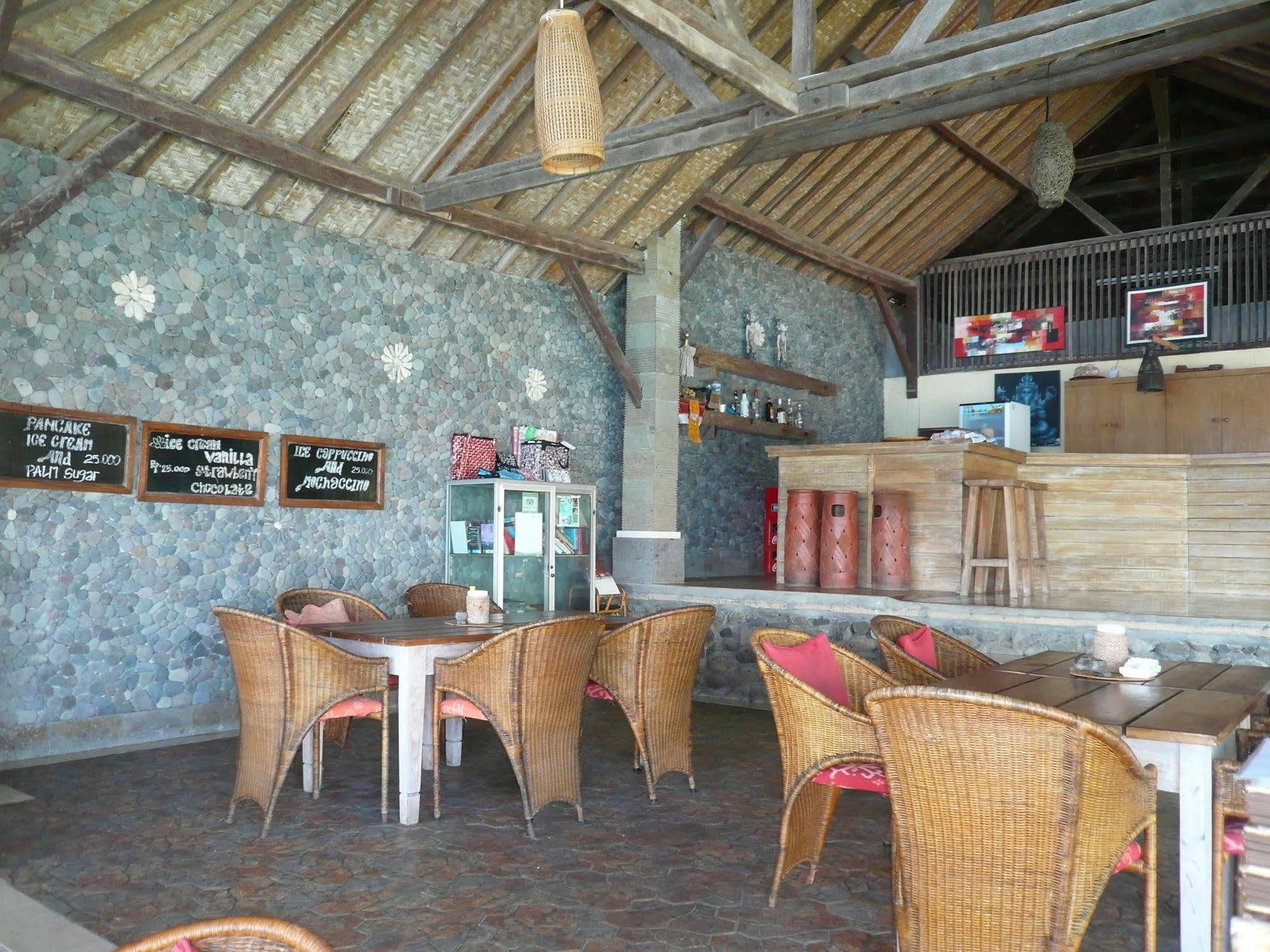 Wawa Wewe II Villas Amed Esterno foto