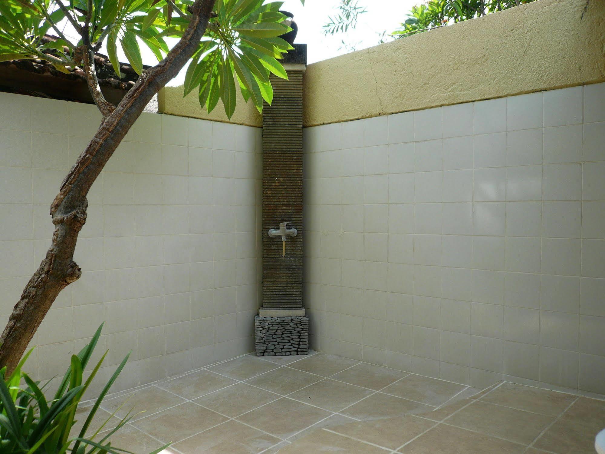 Wawa Wewe II Villas Amed Esterno foto