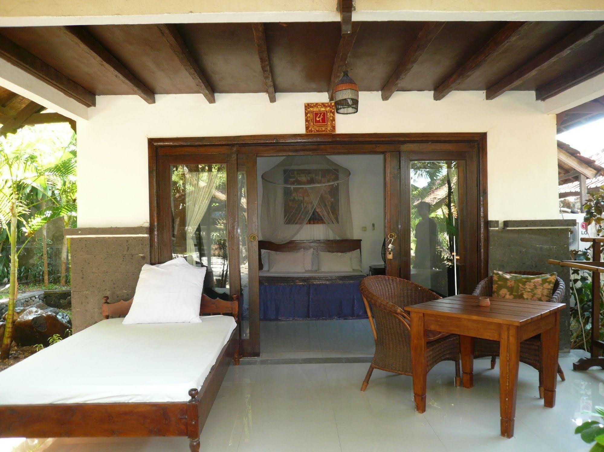 Wawa Wewe II Villas Amed Esterno foto