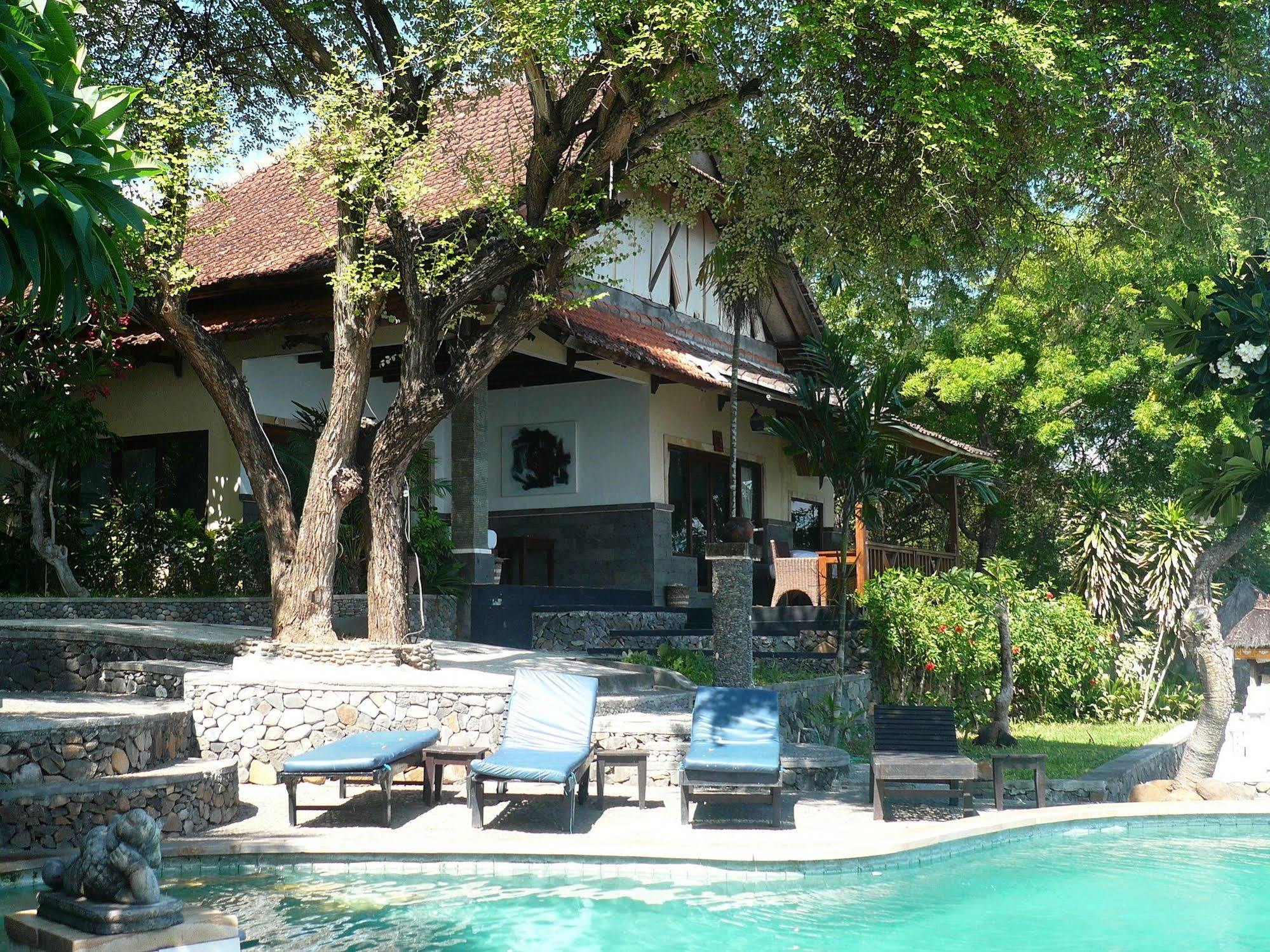 Wawa Wewe II Villas Amed Esterno foto
