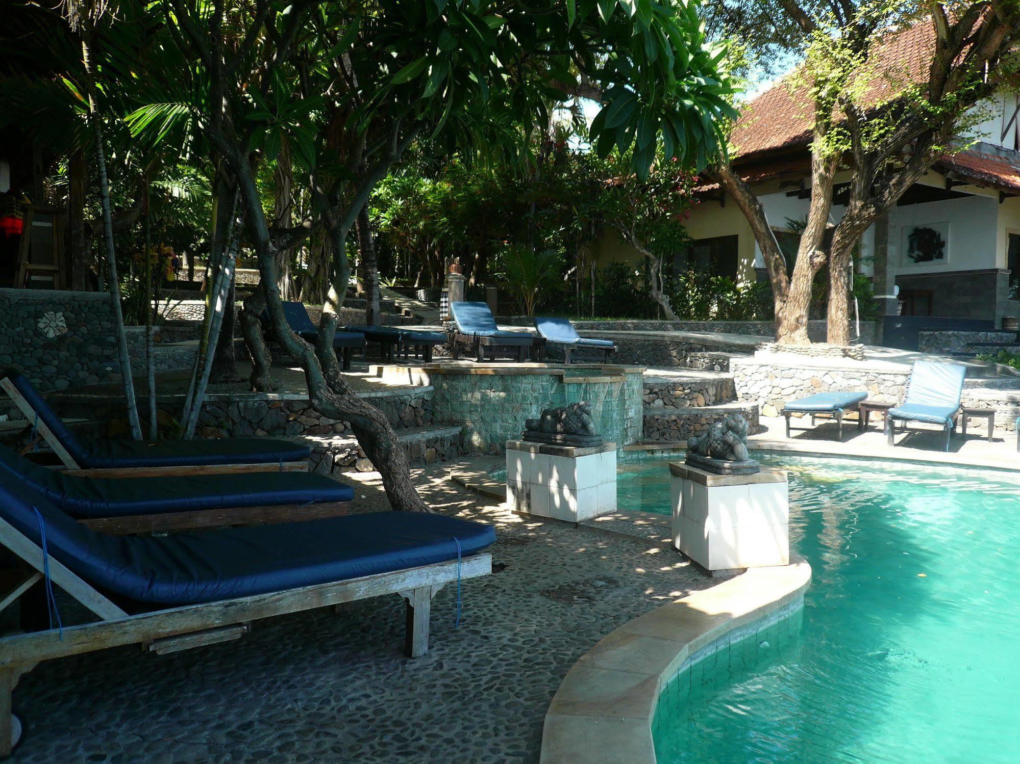 Wawa Wewe II Villas Amed Esterno foto