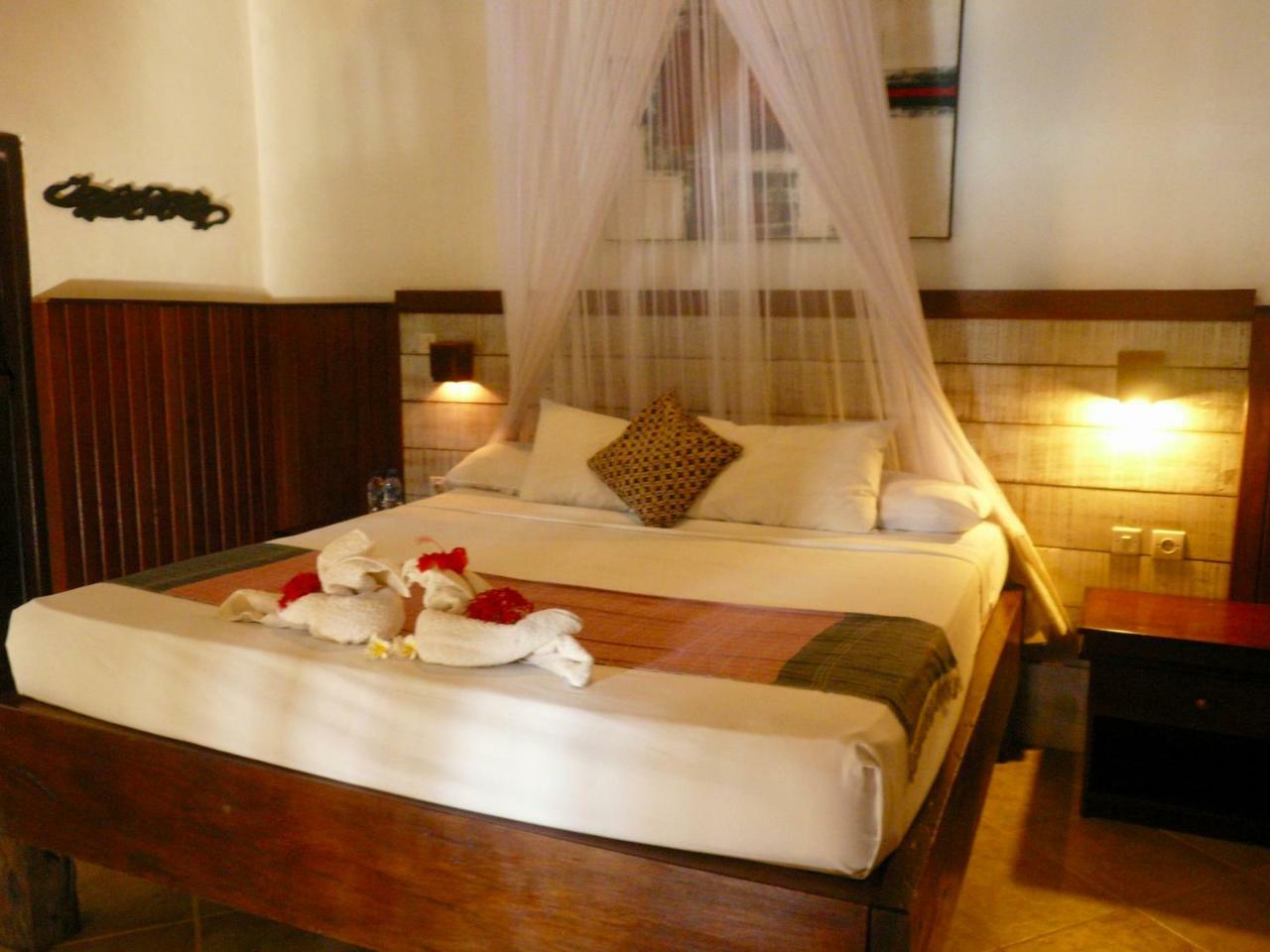 Wawa Wewe II Villas Amed Esterno foto